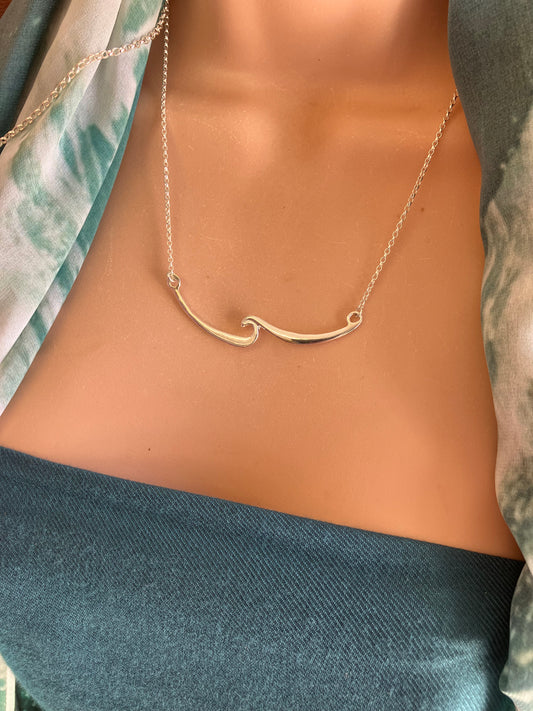 Wave necklace in silver