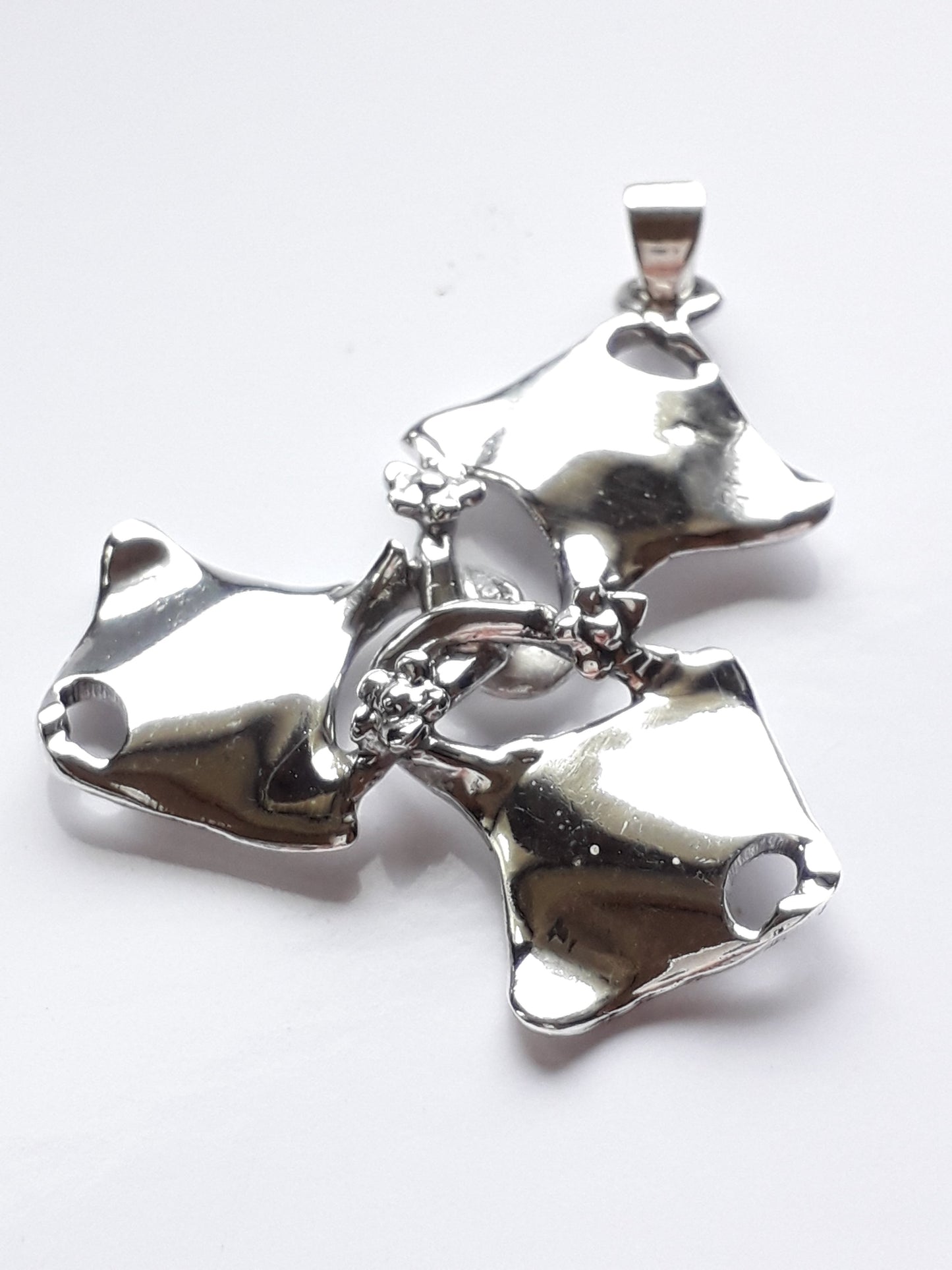 Celtic manta ray pendant