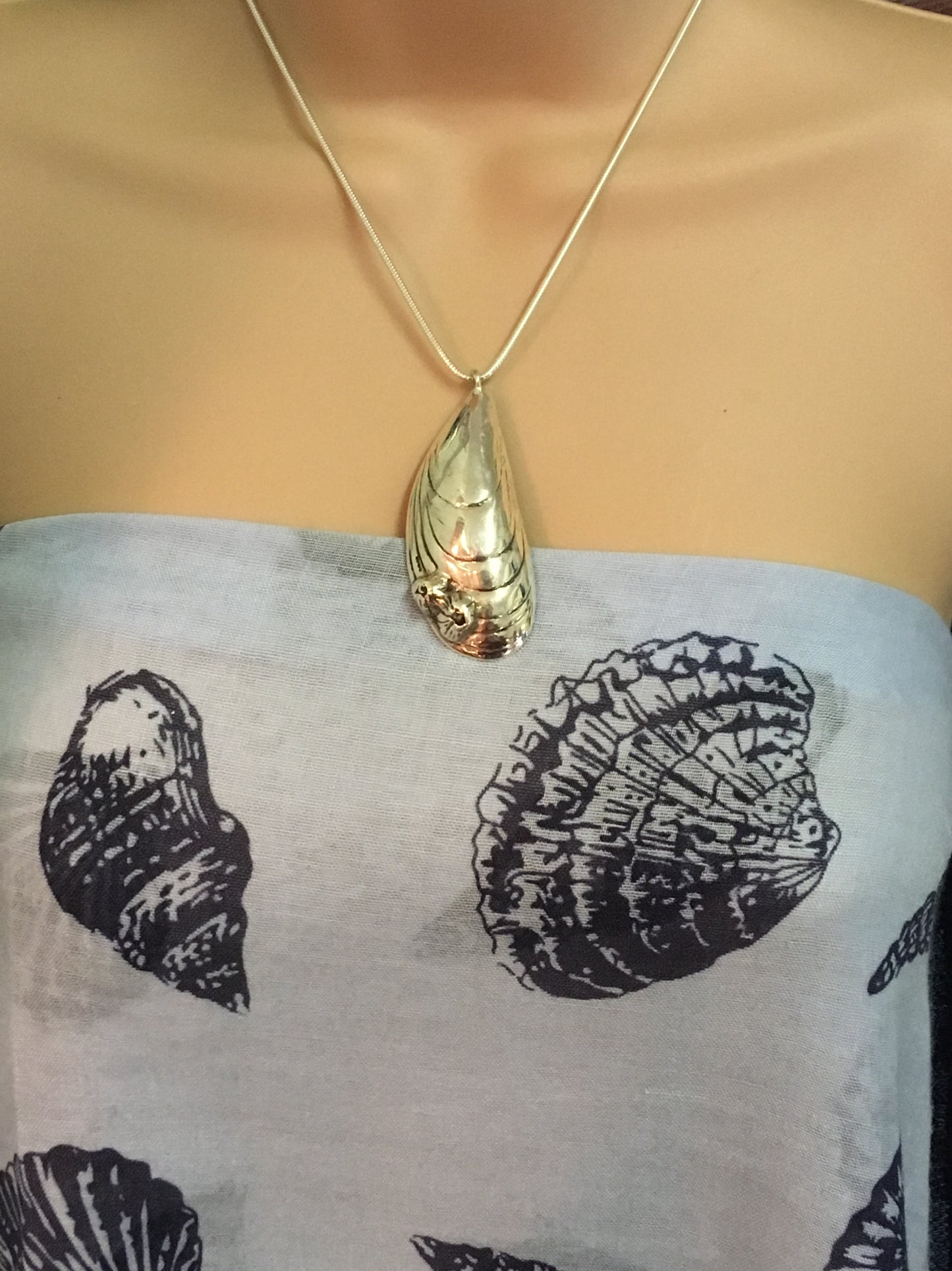Solid silver large mussel shell