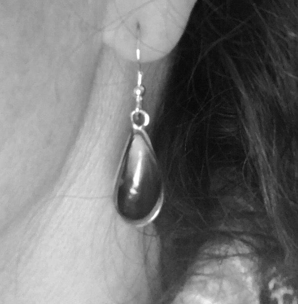 Mussel shell earrings with blue shell
