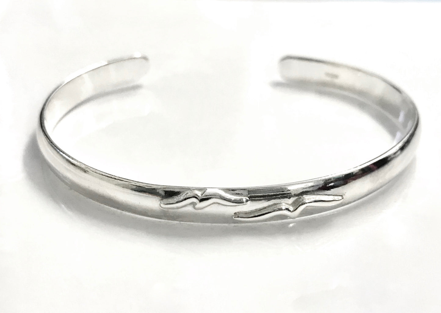 Silver seagull cuff bangle