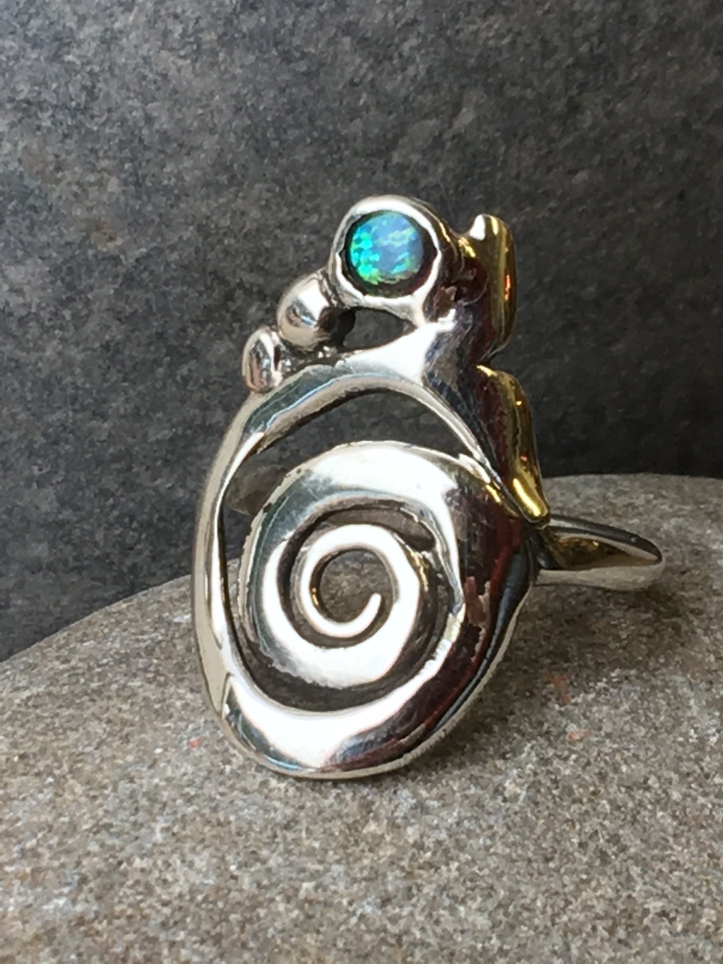 dolphin tail ring