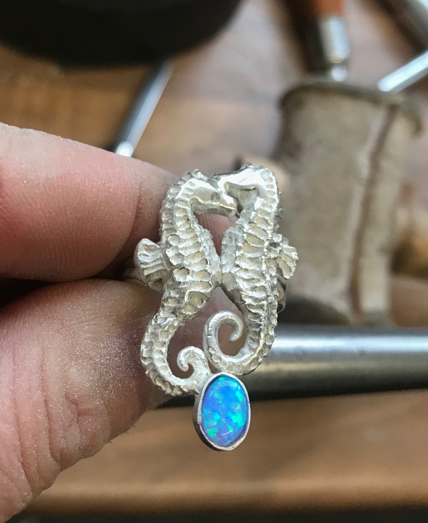 Seahorses ring with opal
