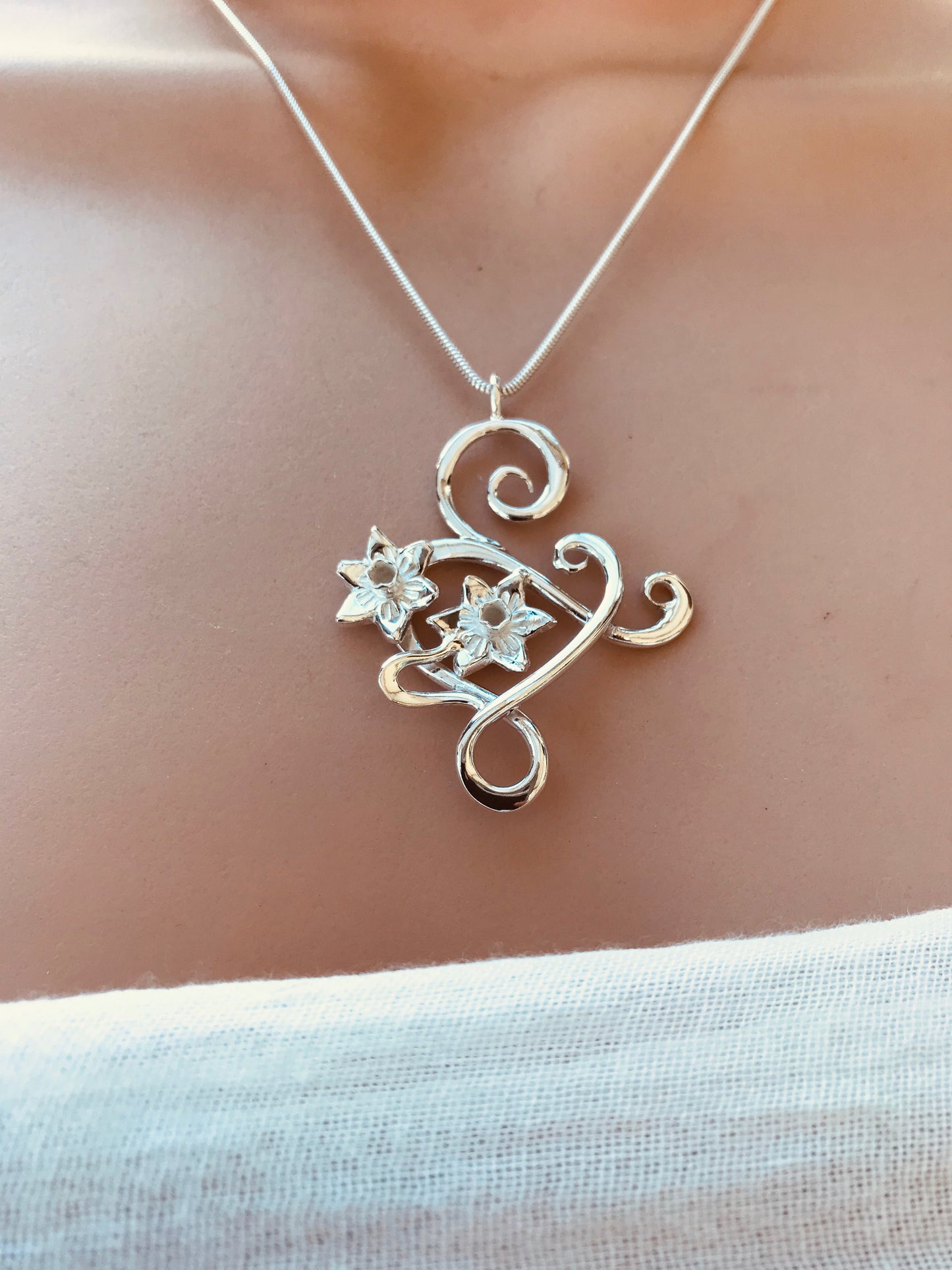 Daffodils celtic necklace