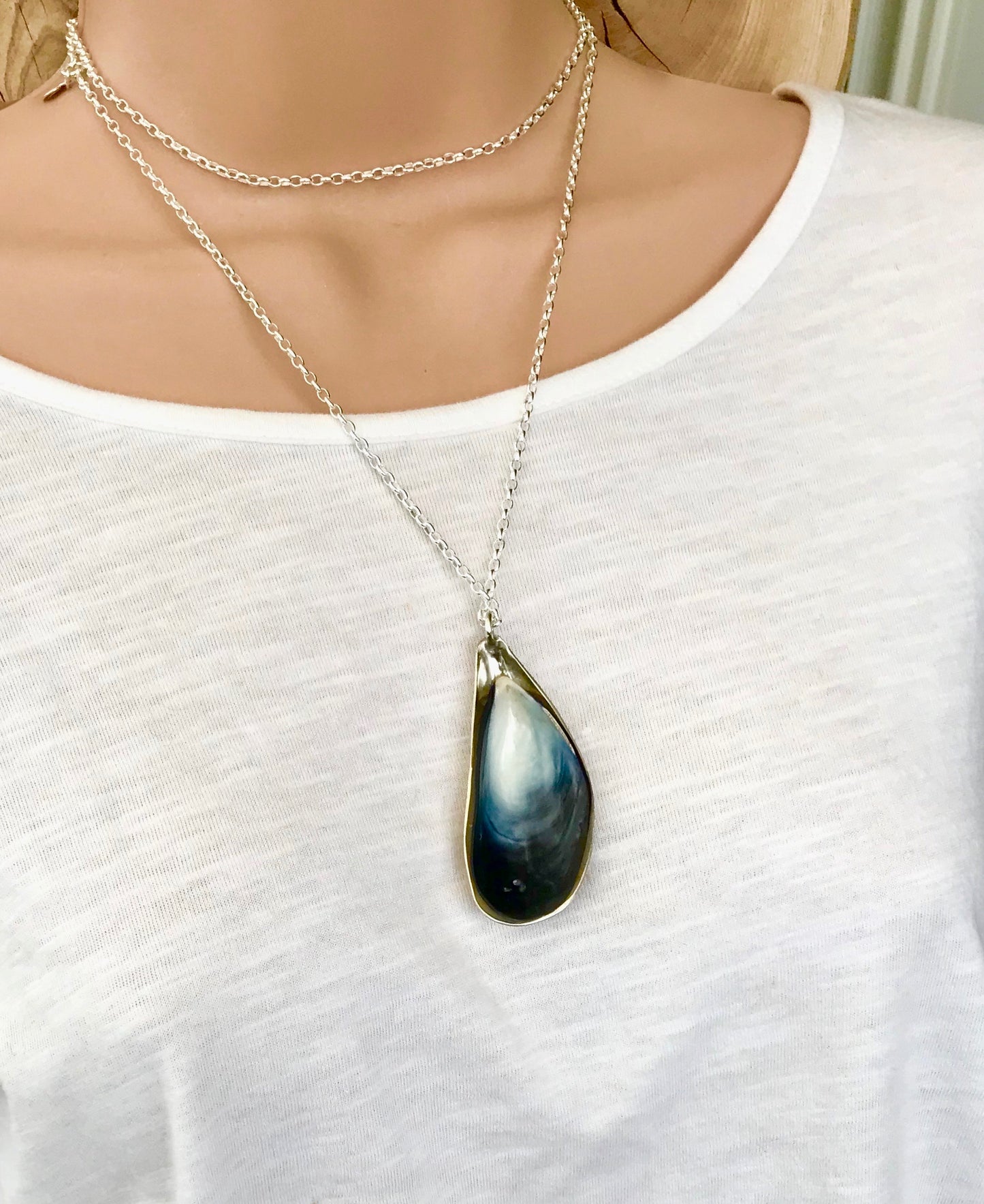 Solid silver real mussel necklace by Pa-pa jewellery