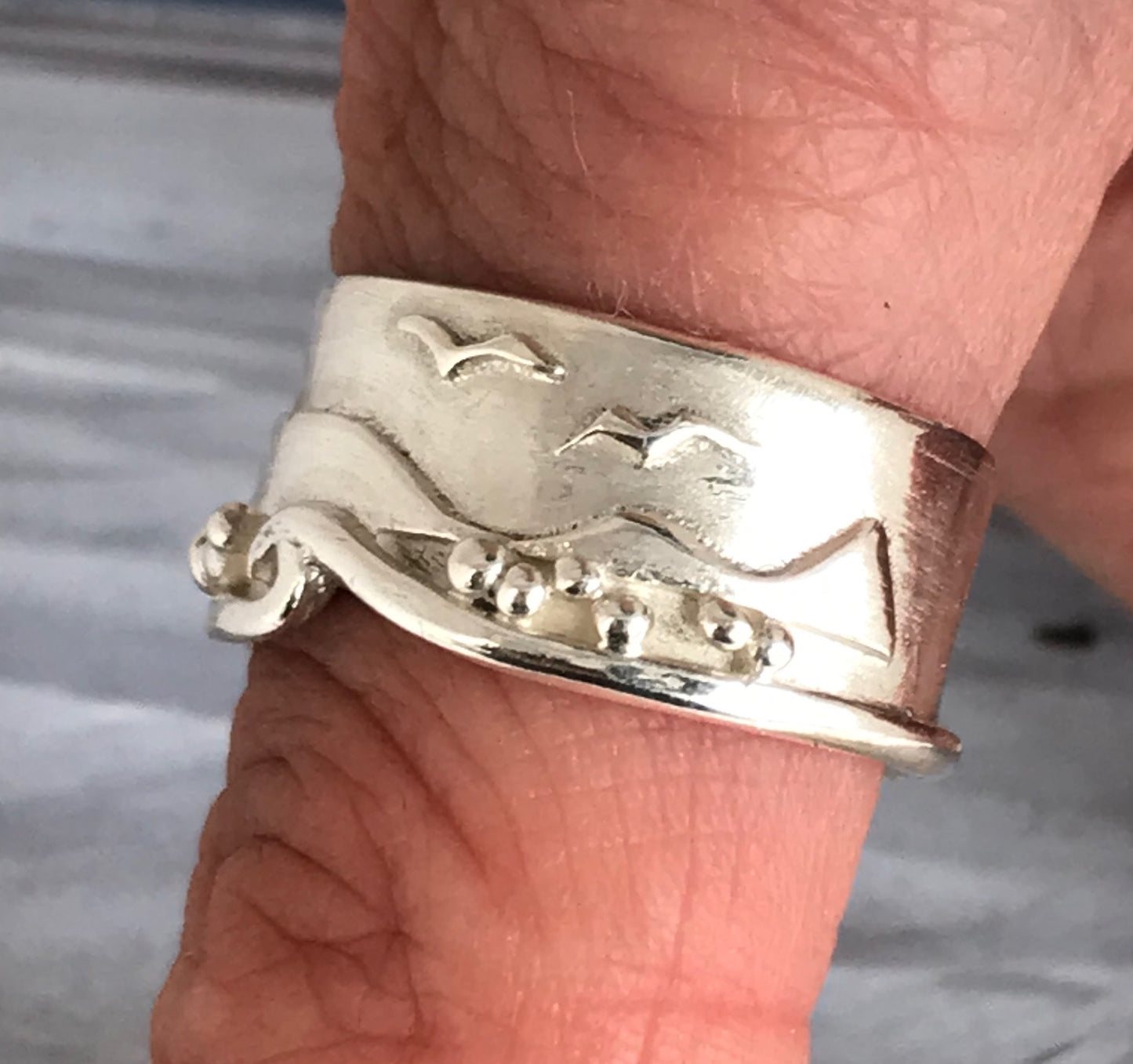 Worm's Head wave landscape ring