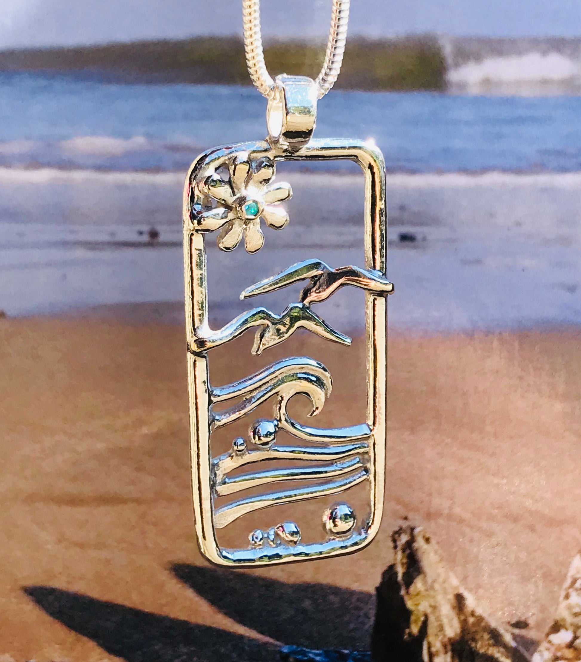 Wave and gulls necklace with flower