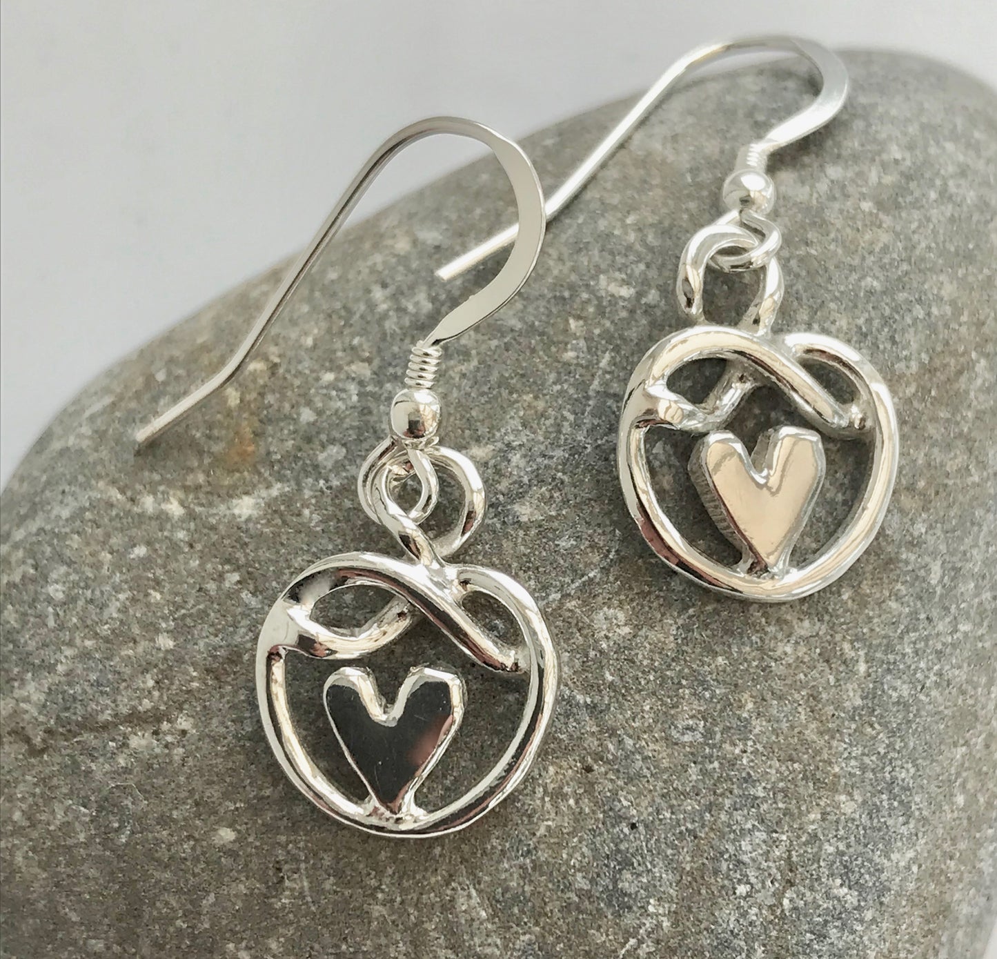 Heart knot of friendship earrings
