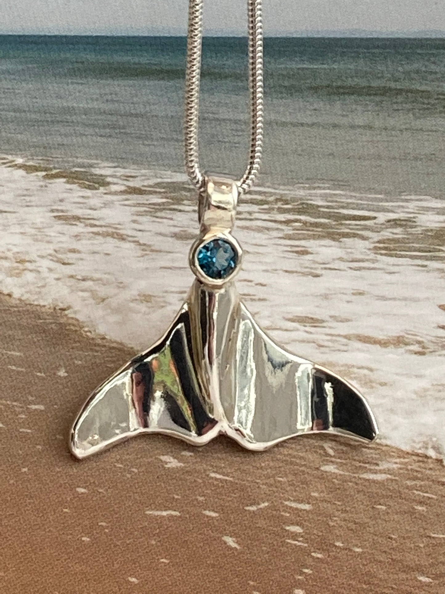Whale tail necklace with gemstone