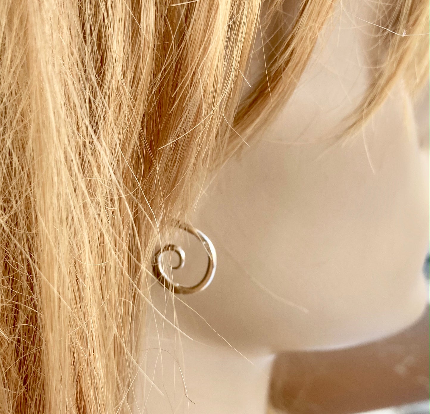 wave curl earring studs
