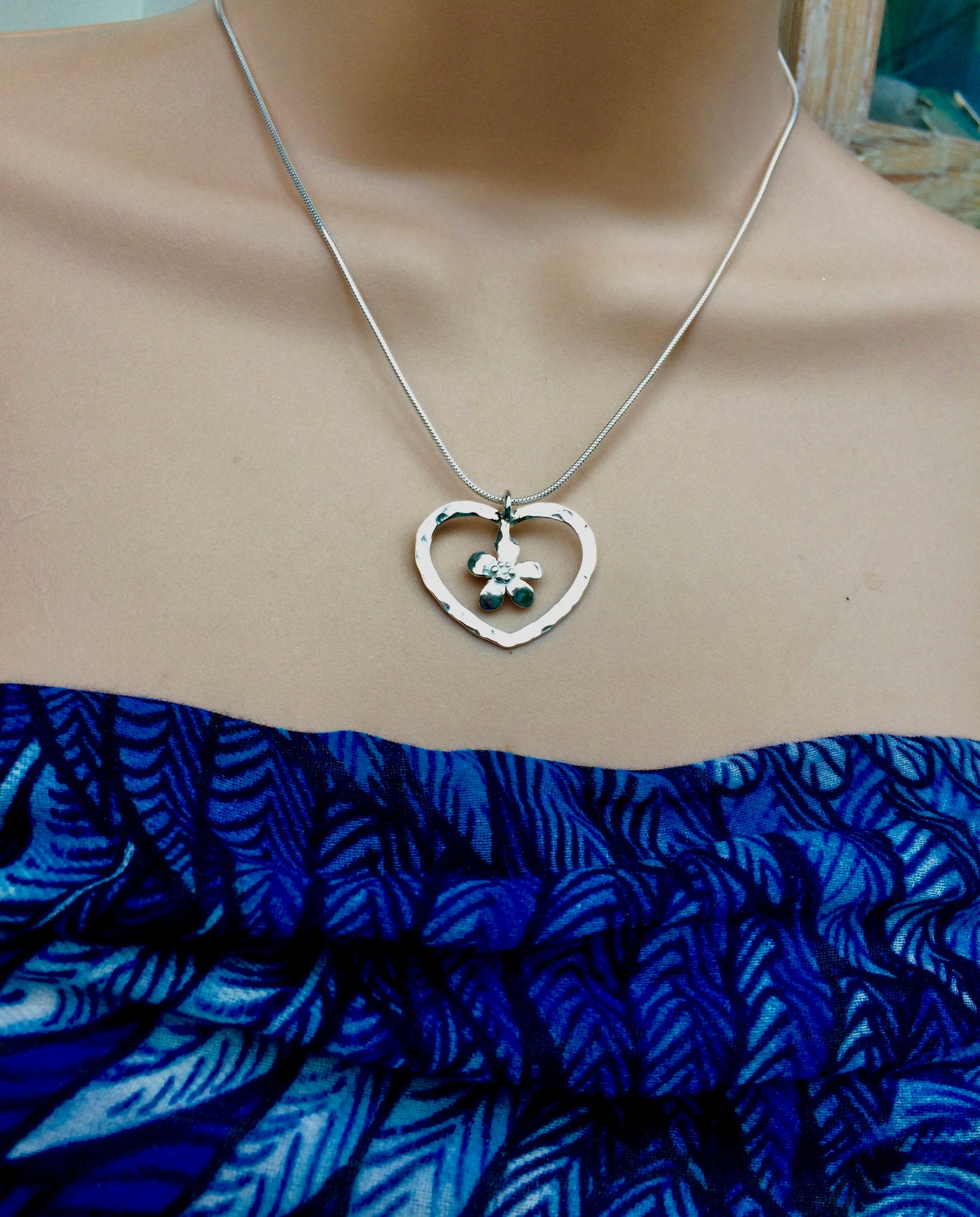 Flower heart necklace by Pa-pa Jewellery