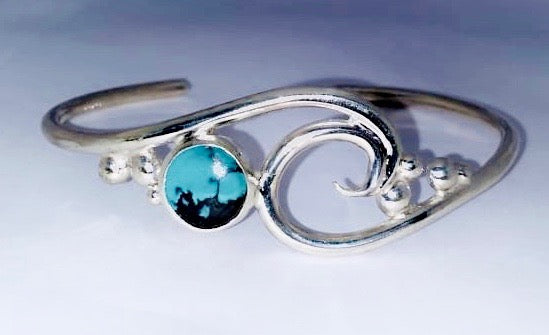 Wave bracelet with turquoise