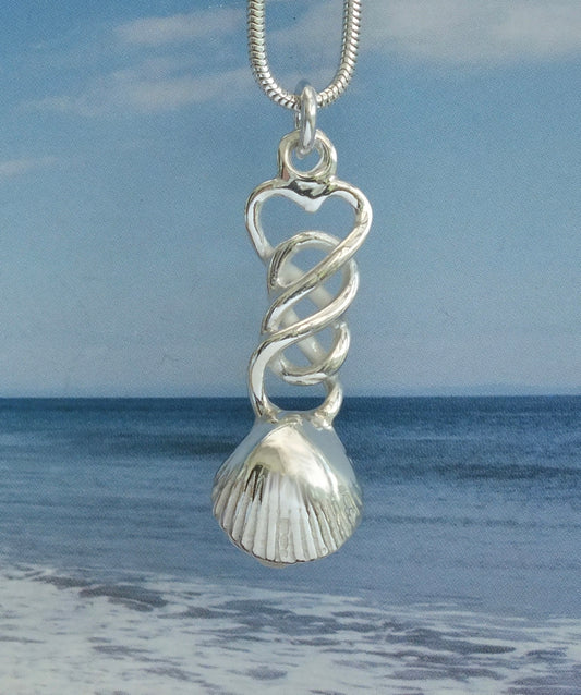 Cockle shell lovespoon