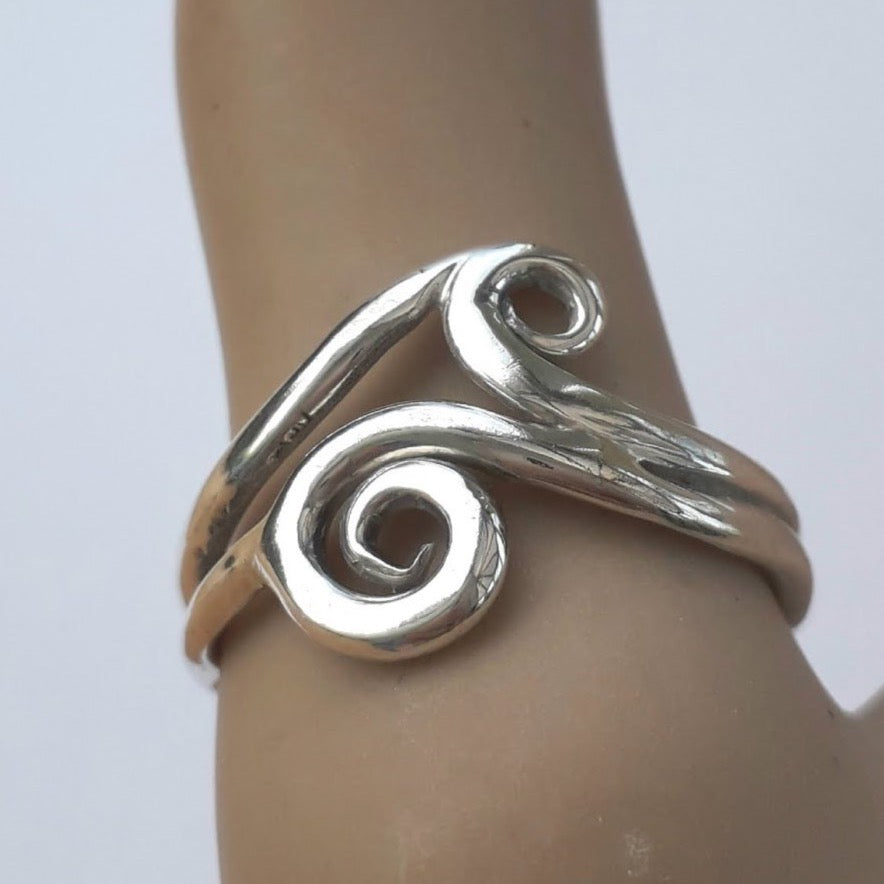 Welsh celtic wave ring