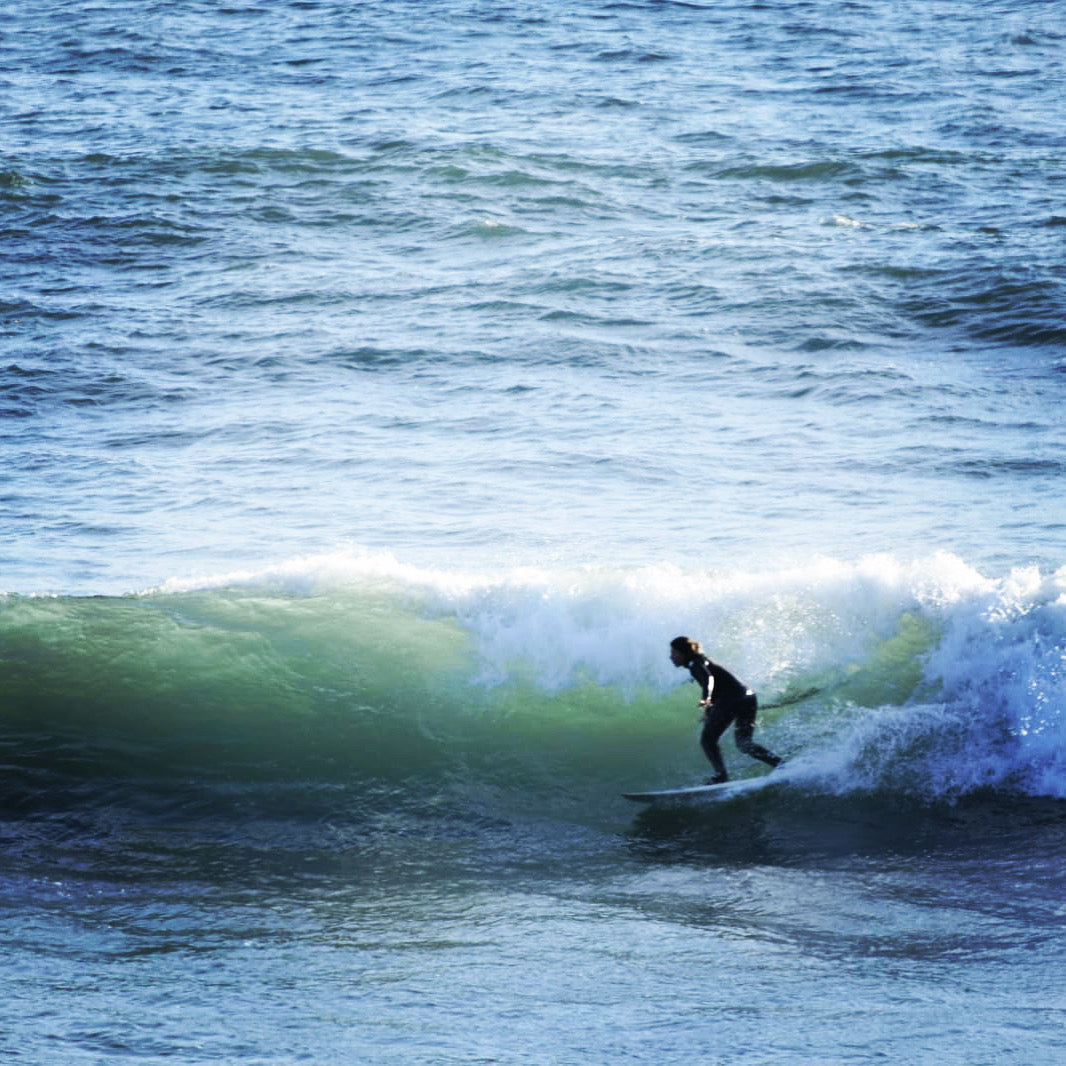 Pa-pa surfing Pembrokeshire 