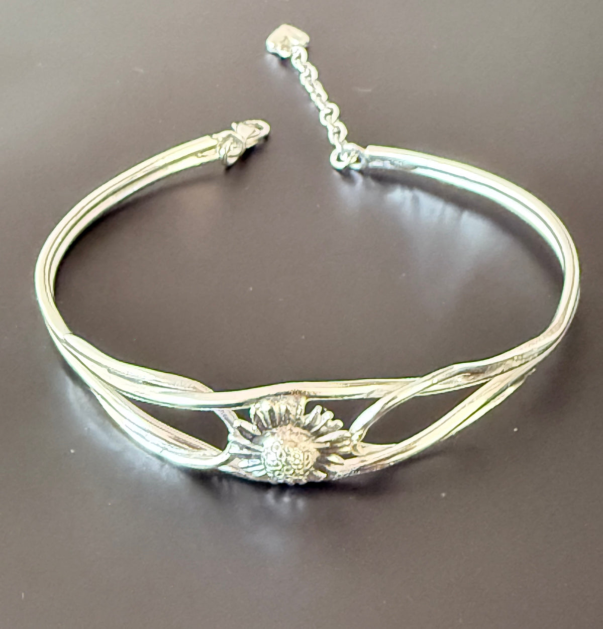 Daisy flower bracelet