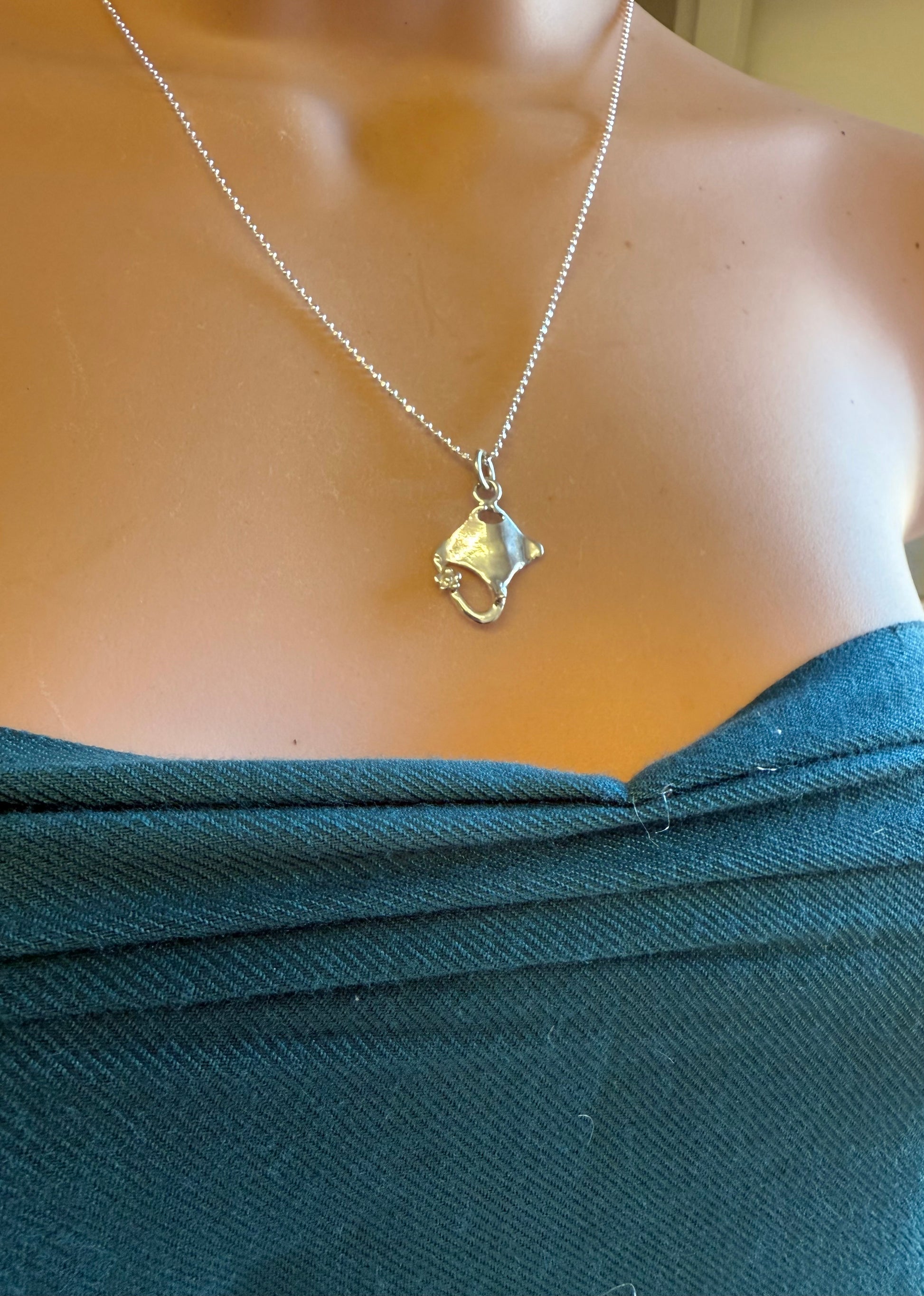 manta ray necklace
