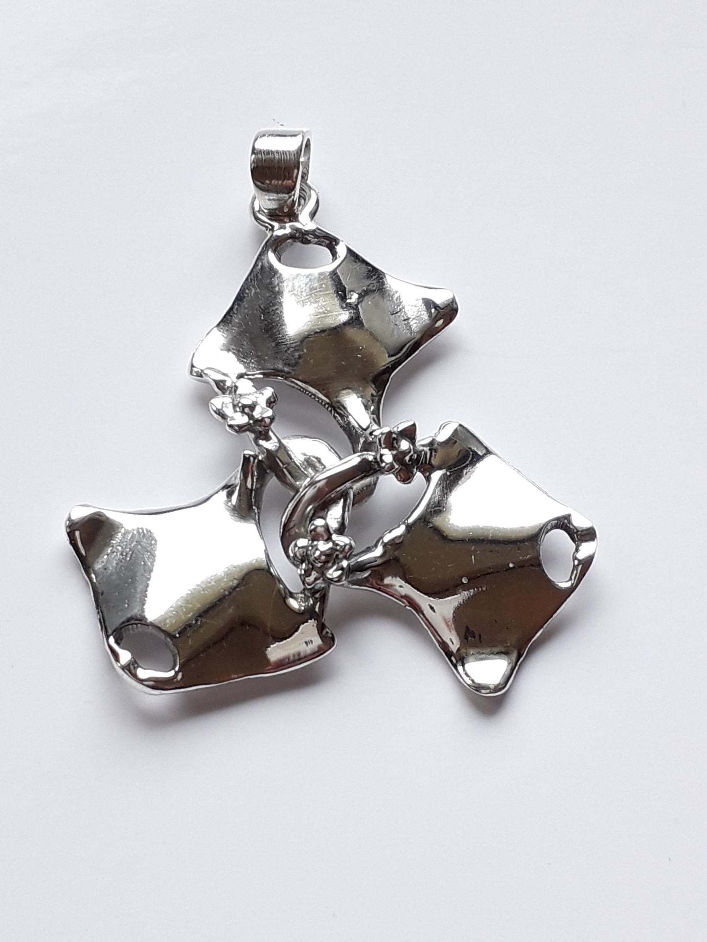 Celtic manta rays necklace