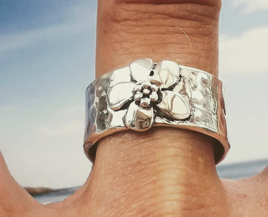 flower band ring