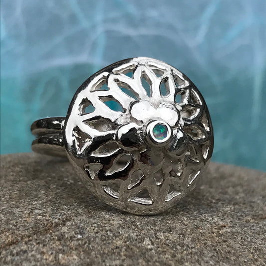 Mandala ring with flower