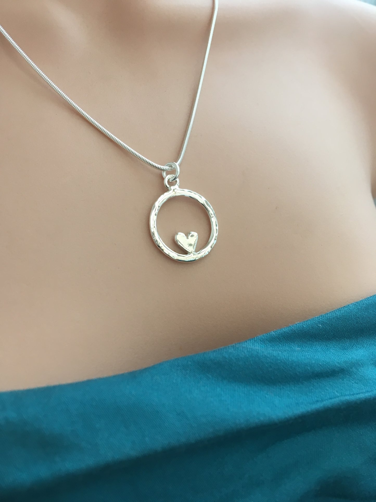 Heart circle necklace