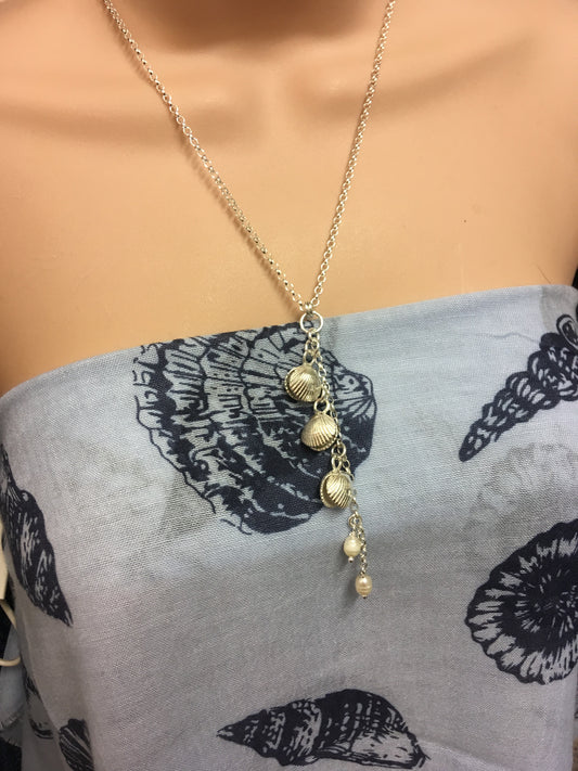 Cockles and pearls necklace