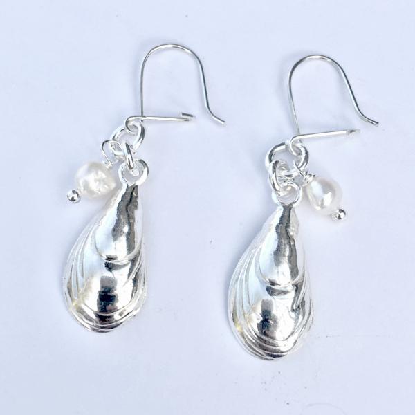 Mussel shell and pearl earrings