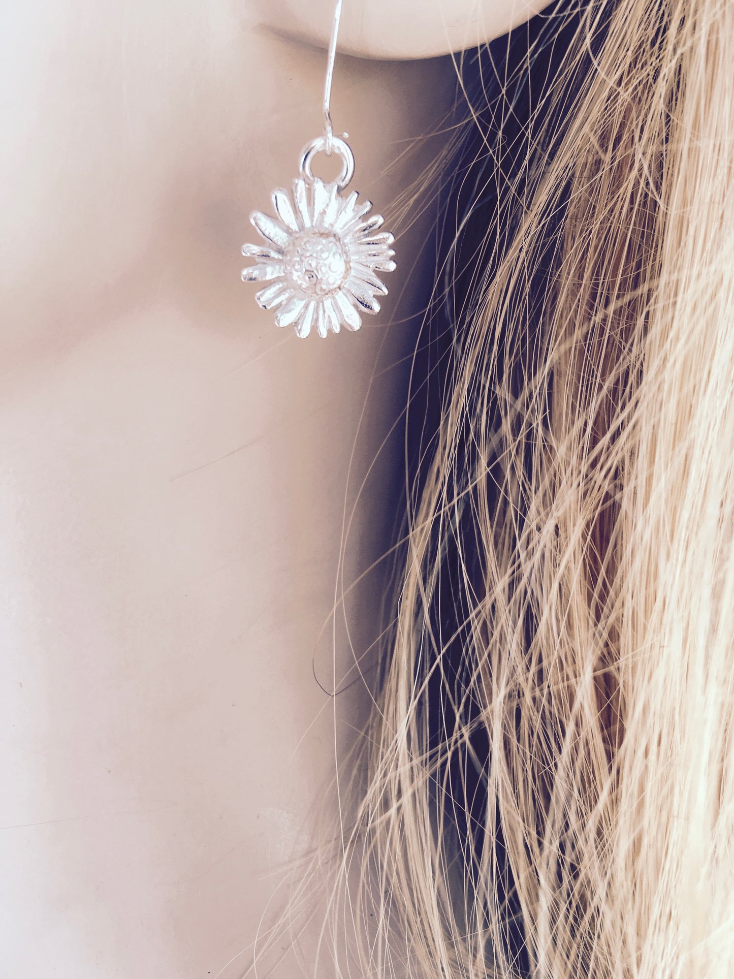 Daisy flower earrings