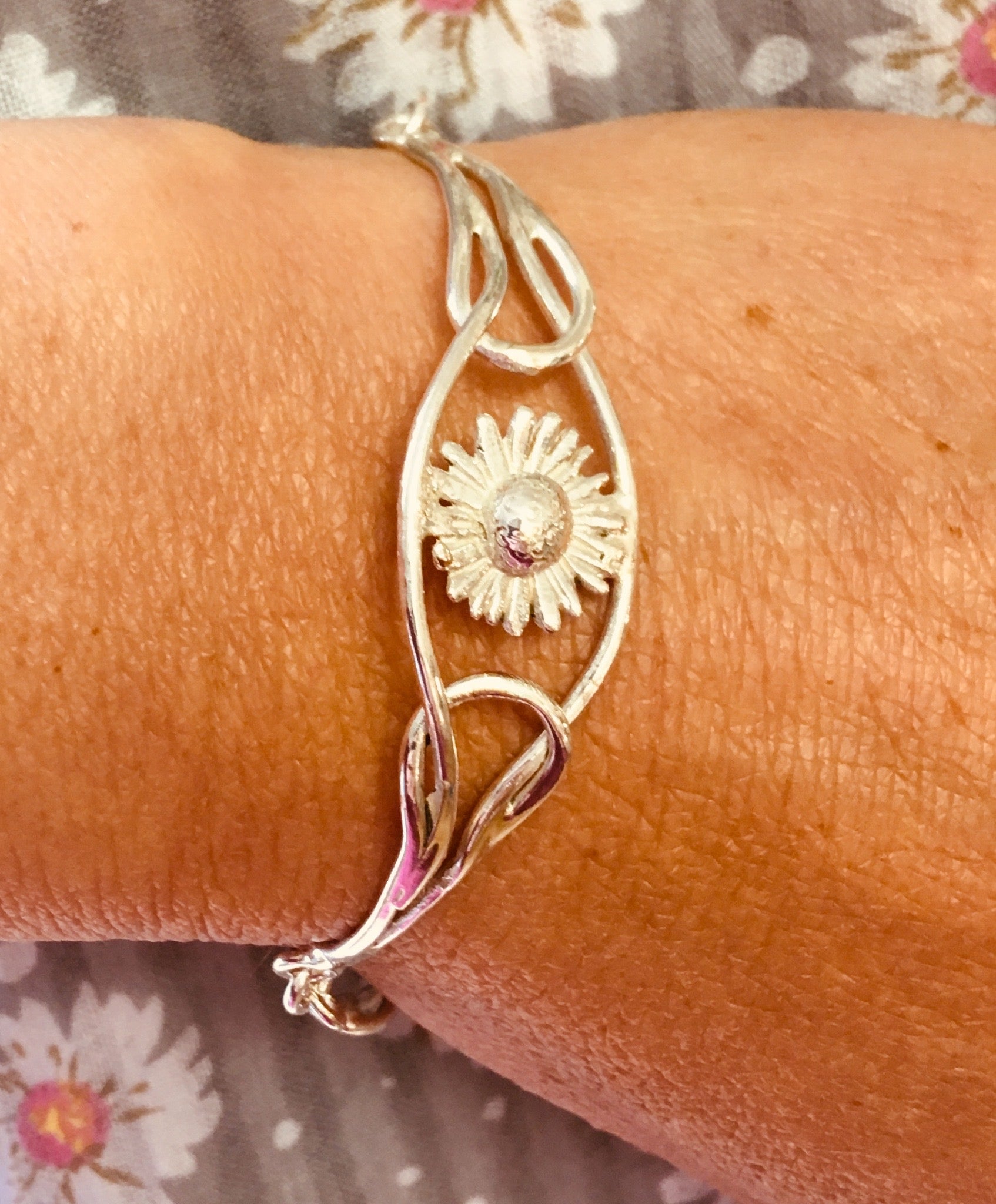 Daisy flower barcelet