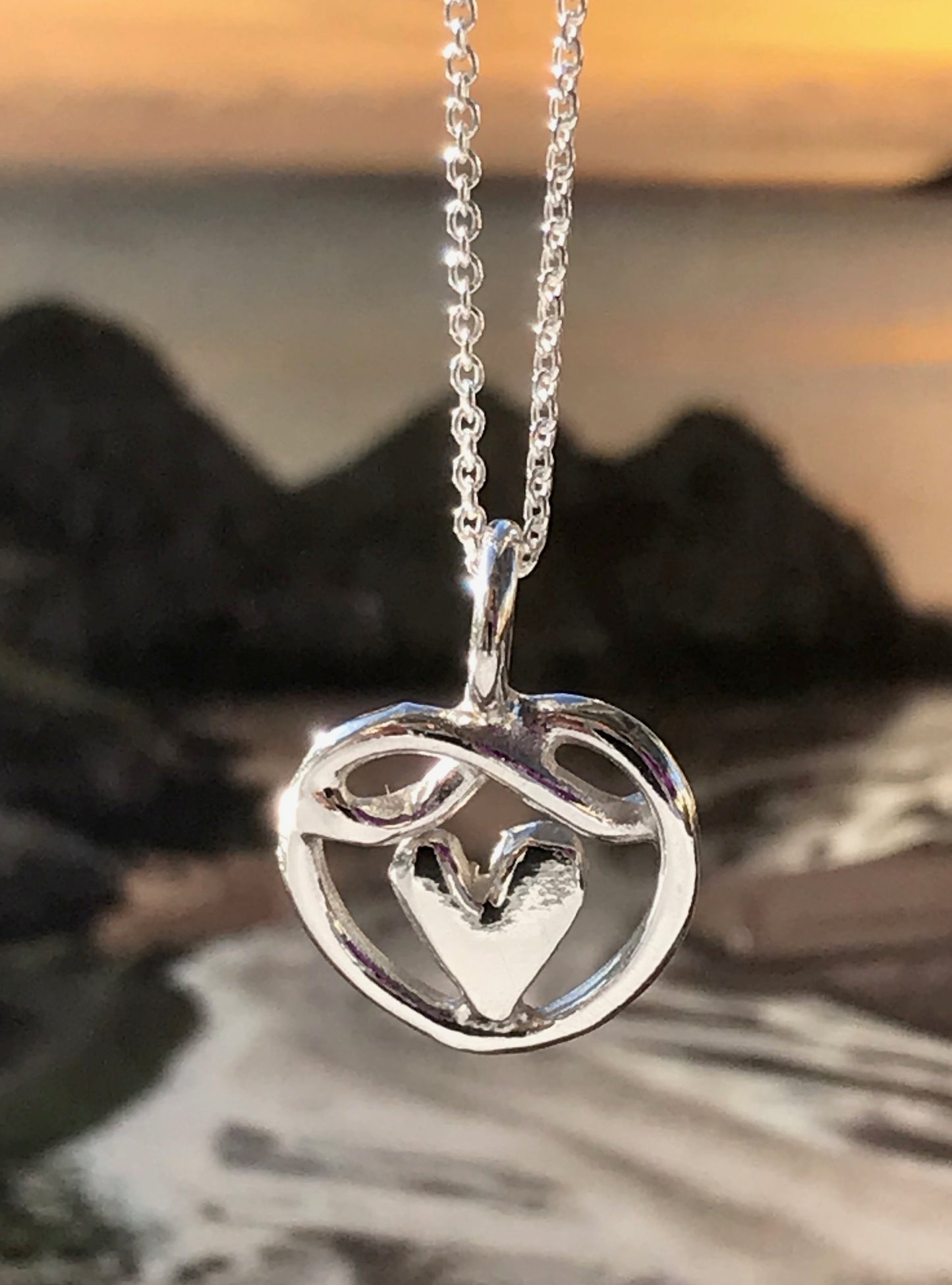 HEART OF FRIENDSHIP NECKLACE