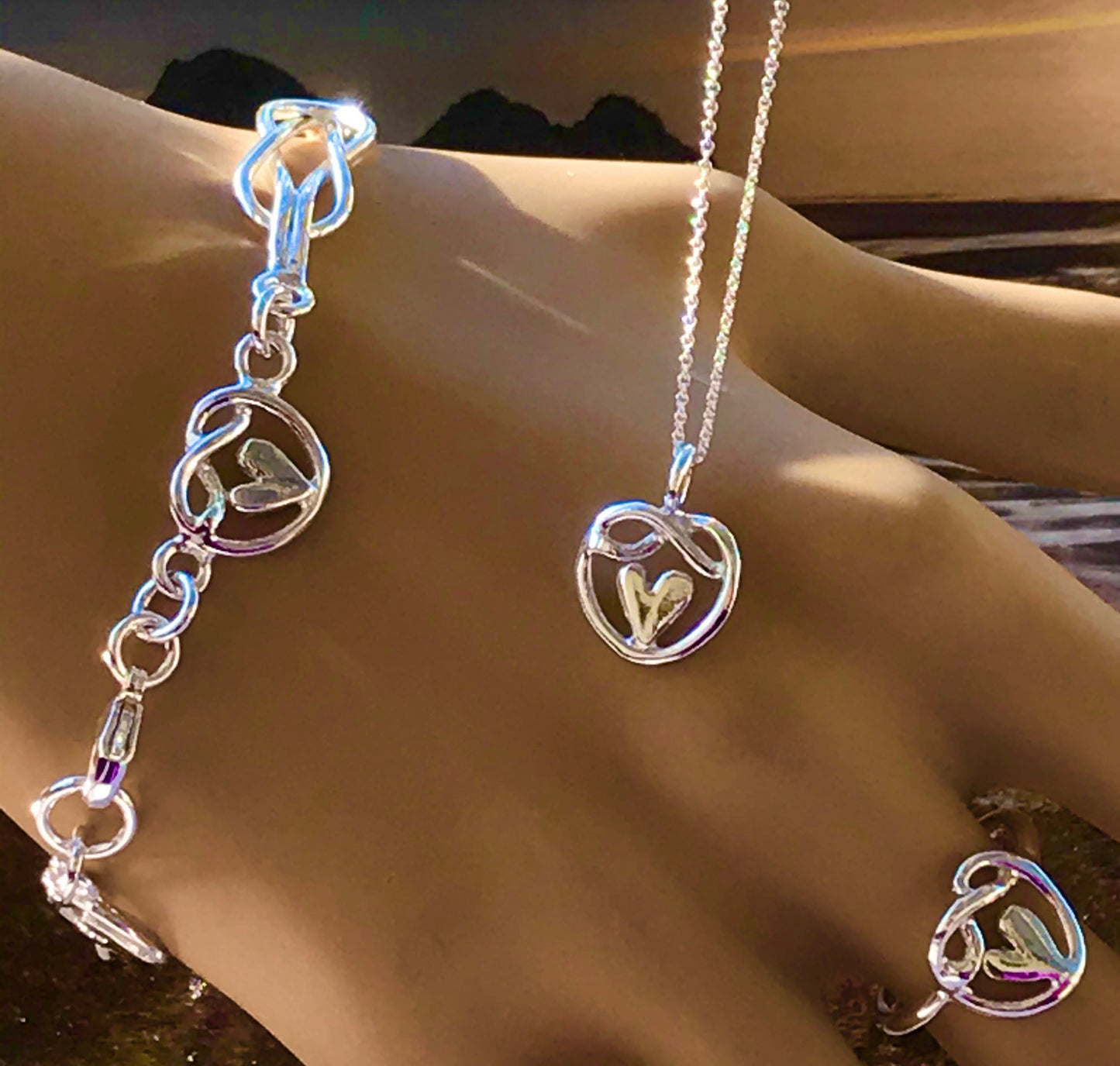 Heart of friendship knot necklace