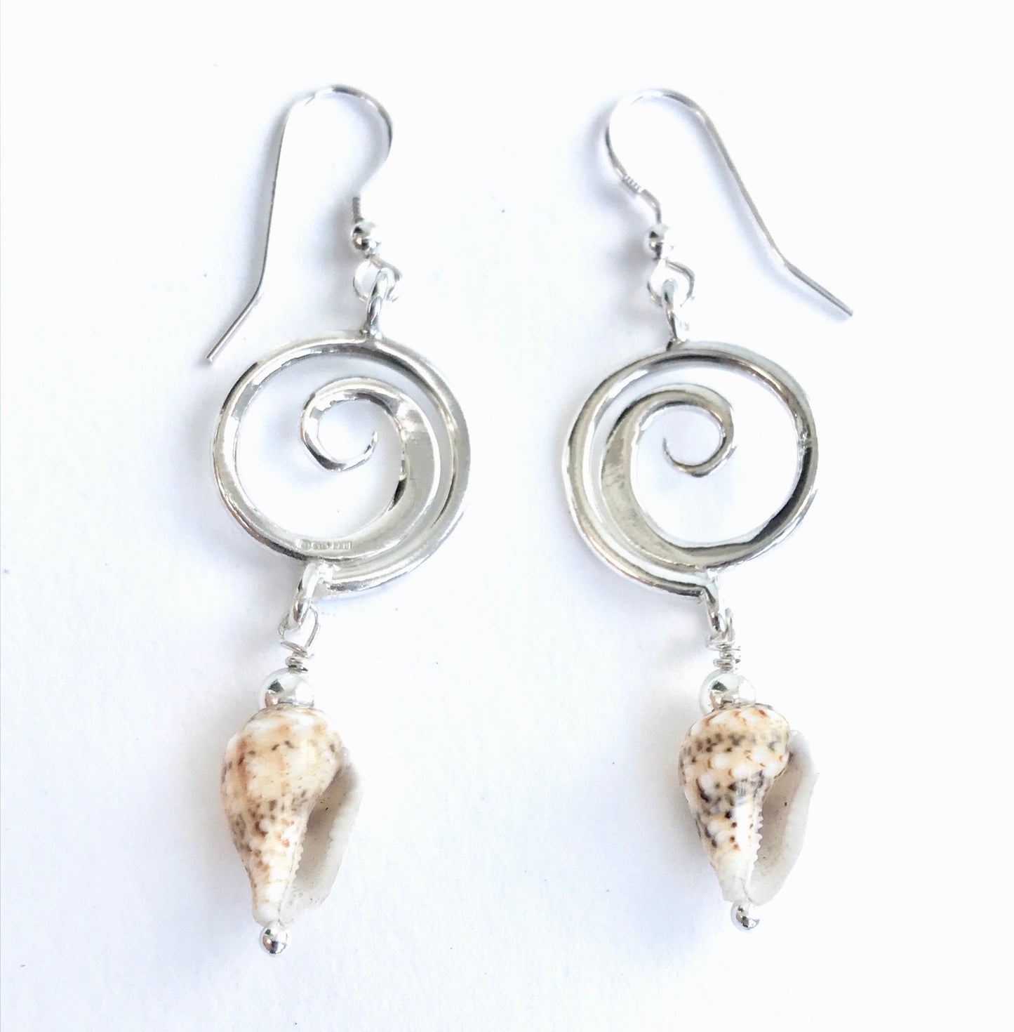 Wave earrings with shell drop