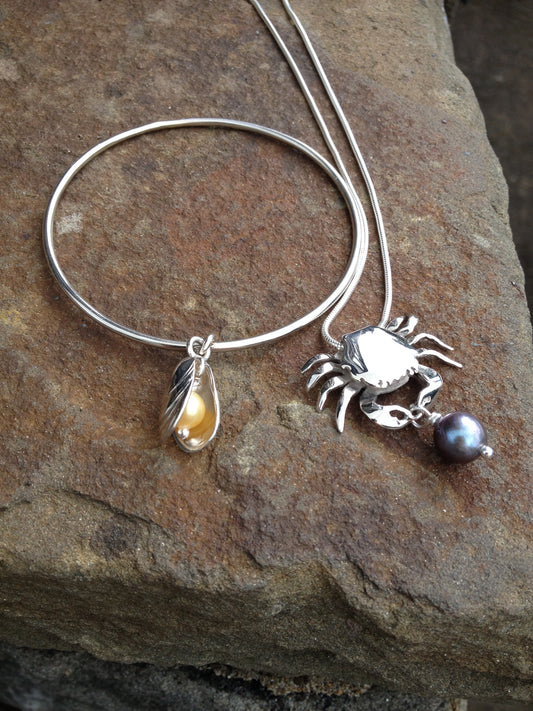 mussel shell charm bangle