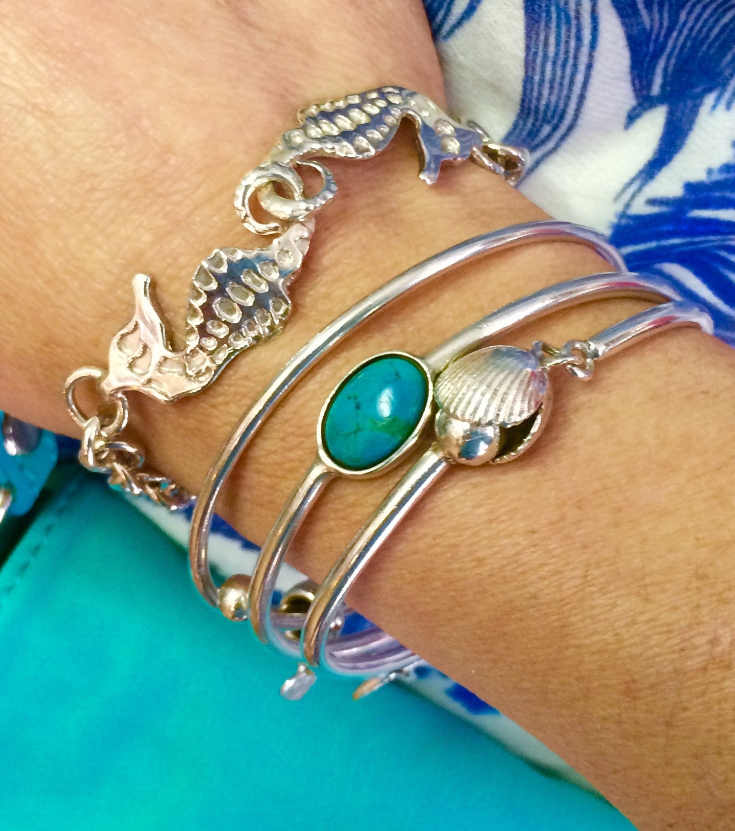 Seahorses bracelet