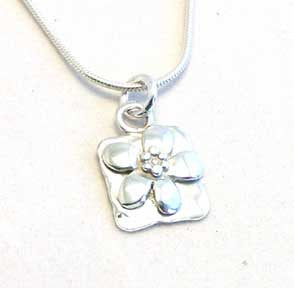 Silver flower necklace by Pa-pa jewellery
