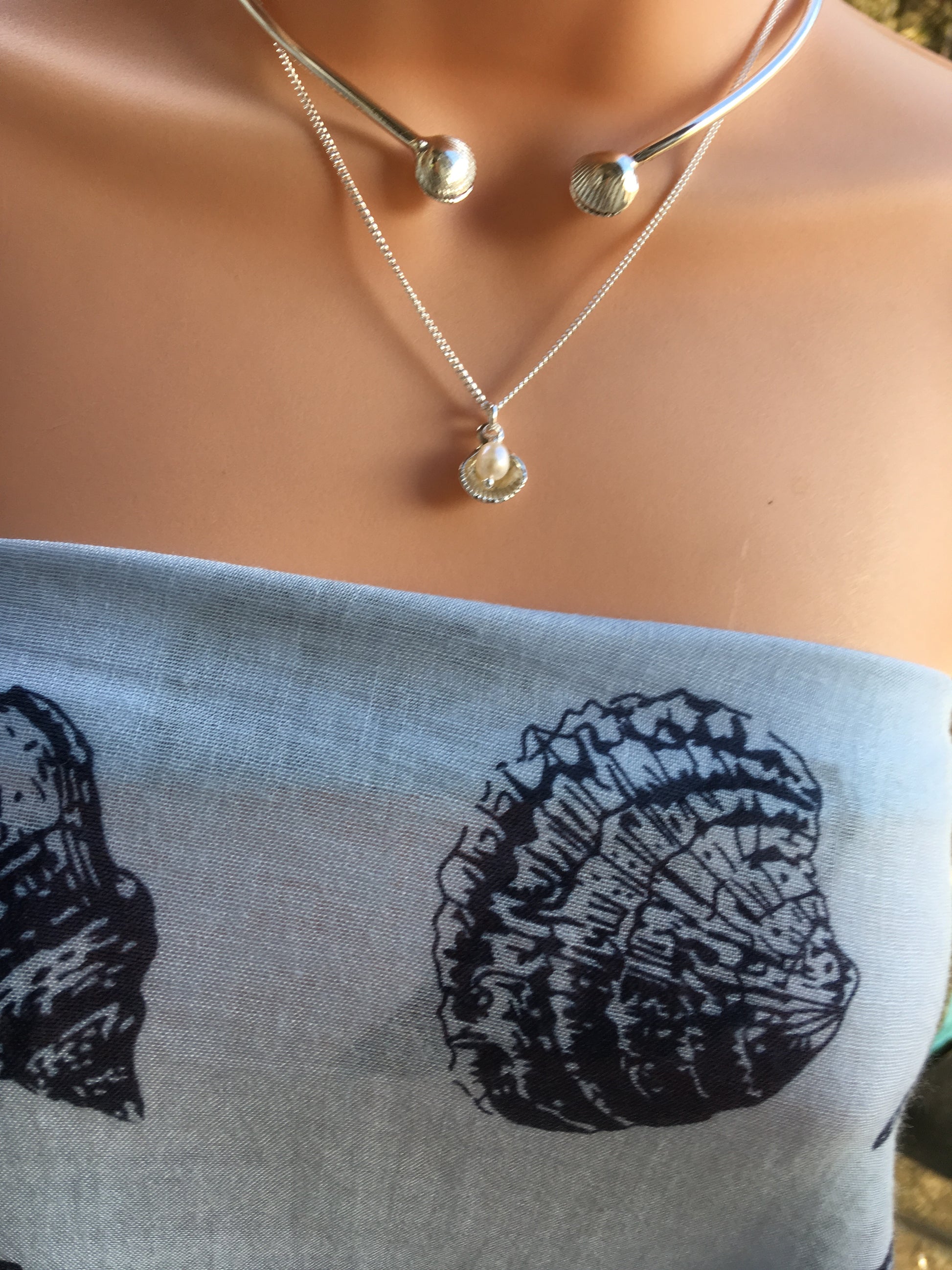 cockle shell necklace with white pearl necklace