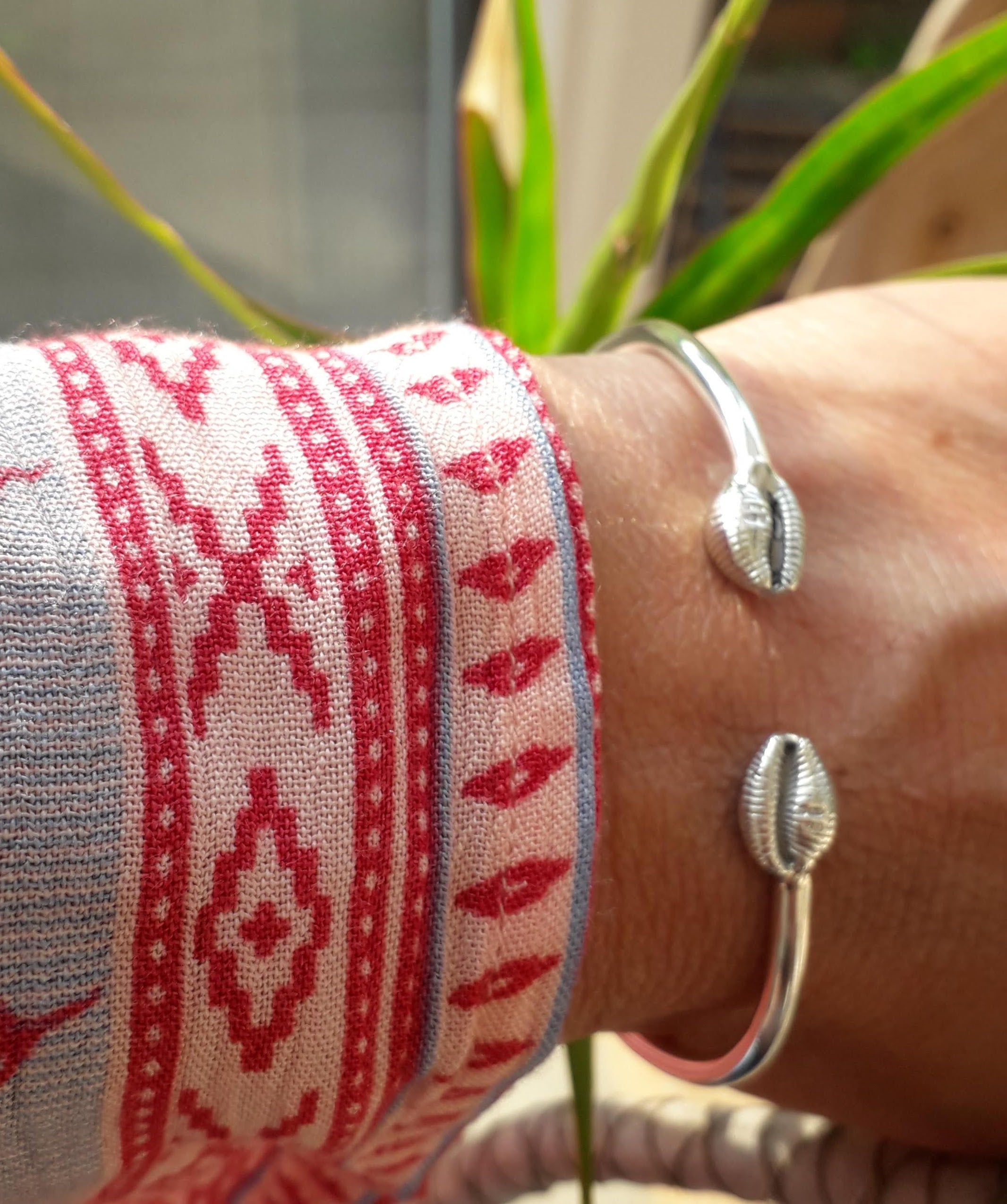 OIYA Rhiannon Cowrie Shell Bracelet