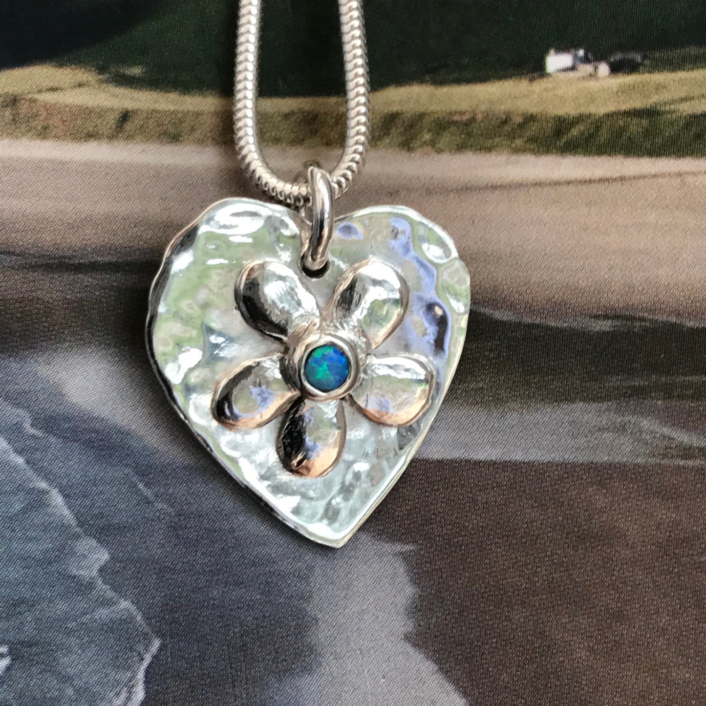 Flower heart opal necklace