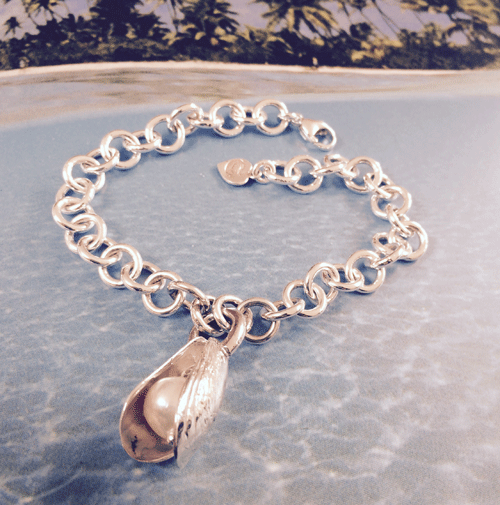 Mussel shell and pearl chunky bracelet by Pa-pa jewellery