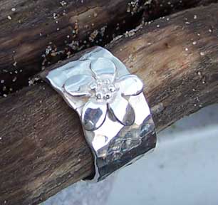Flower ring