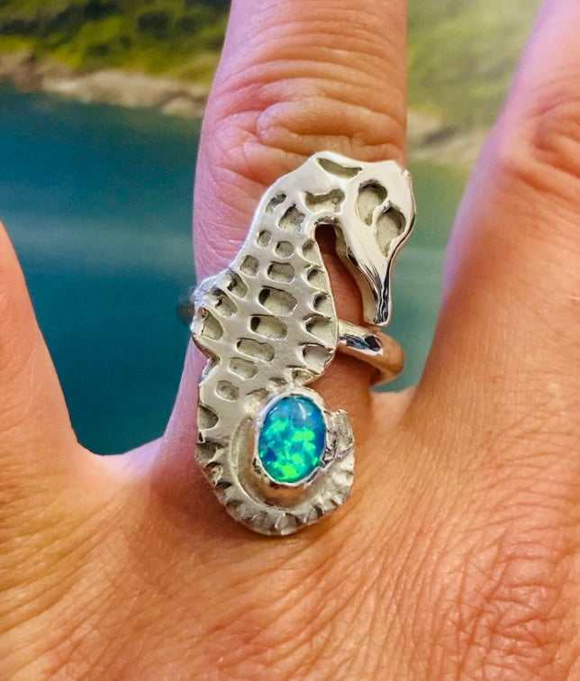 Silver seahorse ring