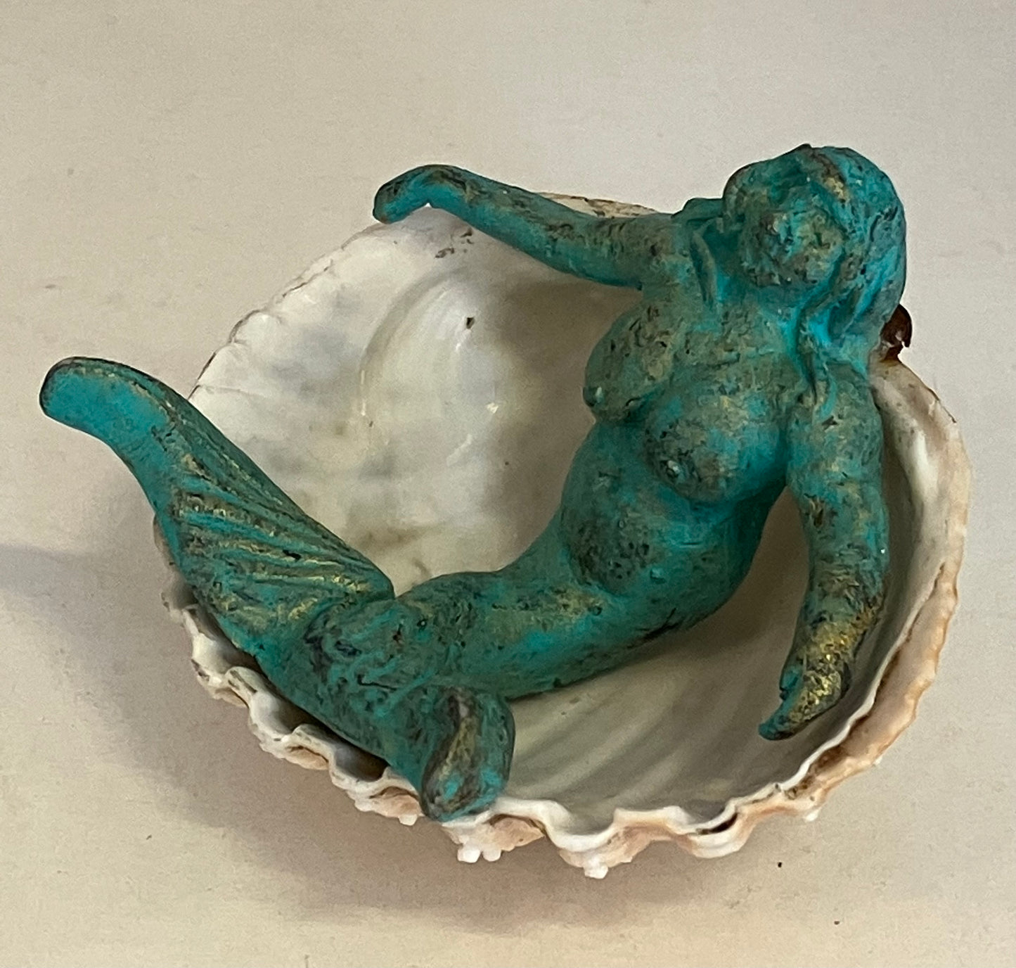 Mermaid sculpture cockle jacuzzi