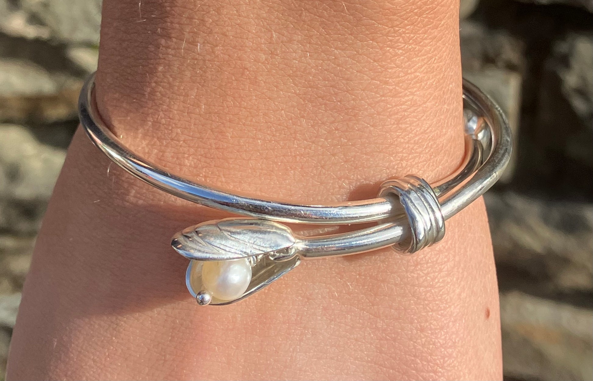 mussel shell and white pearl bangle adjustable