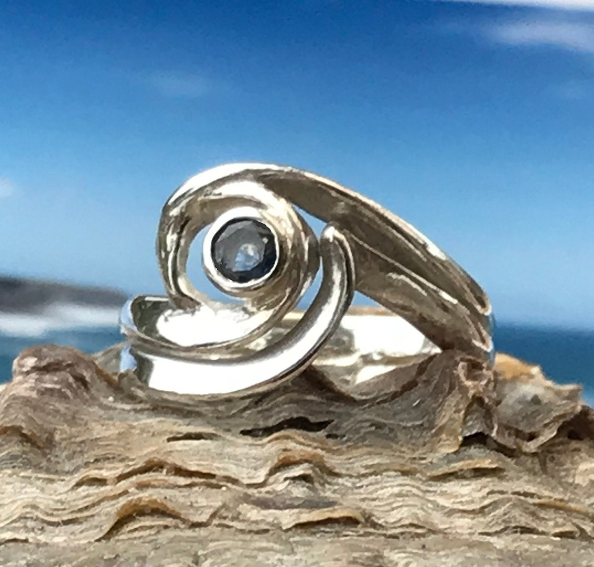 Wave sapphire ring